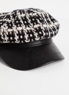 Chapeau en tweed à visière en faux cuir, Noir et blanc