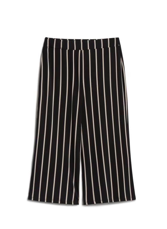 Vertical Stripe Pull-on Capris, Black Pattern